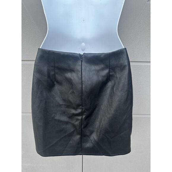 Superdown Trinity Vegan Leather Micro Mini Skirt in Black Side Slit Size Small - Picture 5 of 14